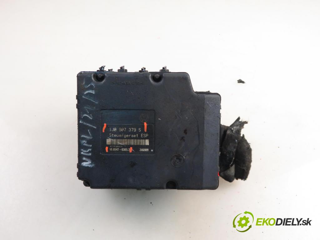 VW BORA (1J2) SEDAN 1998 110,00 2.3 V5 - AGZ 2324,00 Pumpa ABS 1J0907379S ; 10094703053 (Pumpa ABS)