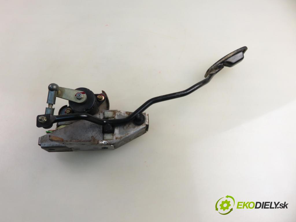 LAND ROVER FREELANDER (L314) SUV 2000 72,00 2.0 DI 4x4 - 20 T2N 1994,00 Potenciometer plynu 0281002329 (Potenciometer plynového pedálu)