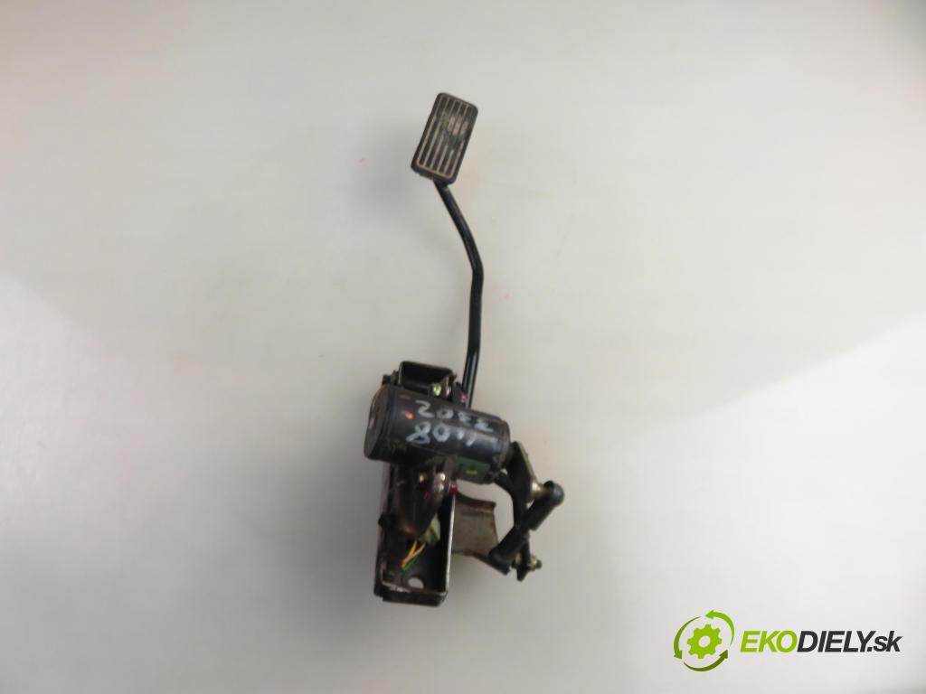 LAND ROVER FREELANDER (L314) SUV 2000 72,00 2.0 DI 4x4 - 20 T2N 1994,00 Potenciometer plynu 0281002329 (Potenciometer plynového pedálu)