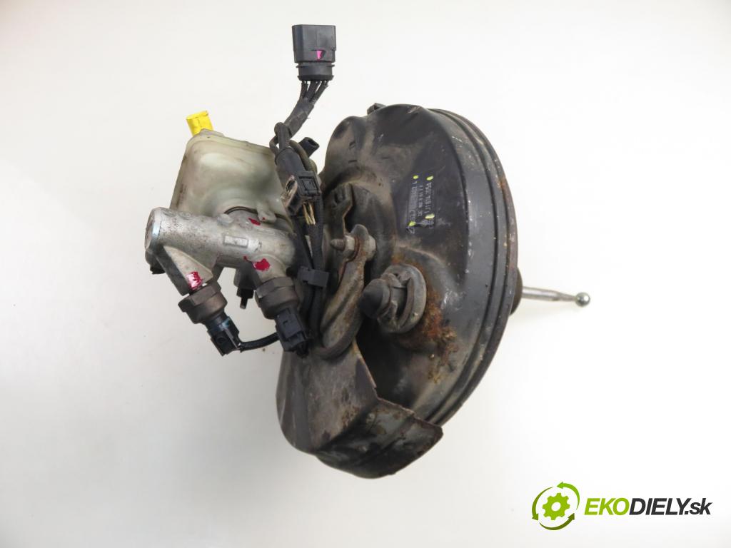 VW BORA (1J2) SEDAN 1998 110,00 2.3 V5 - AGZ 2324,00 Posilovač 1J1614205A ; 03786404024 (Servočerpadlo)