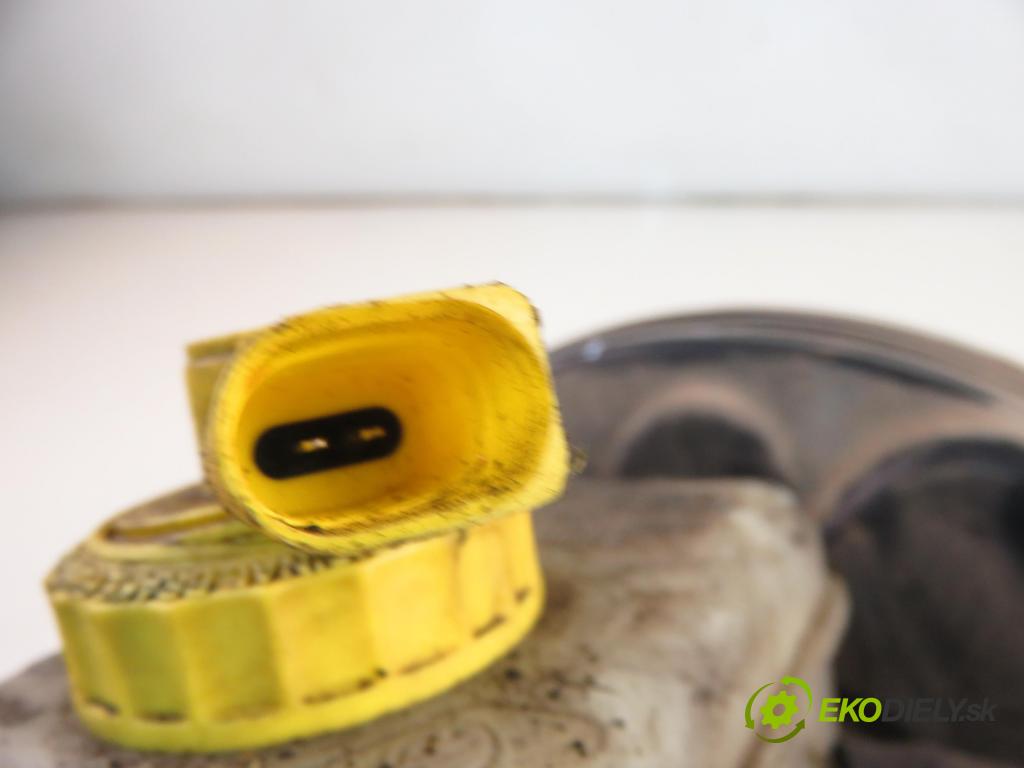 VW BORA (1J2) SEDAN 1998 110,00 2.3 V5 - AGZ 2324,00 Posilovač 1J1614205A ; 03786404024 (Servočerpadlo)