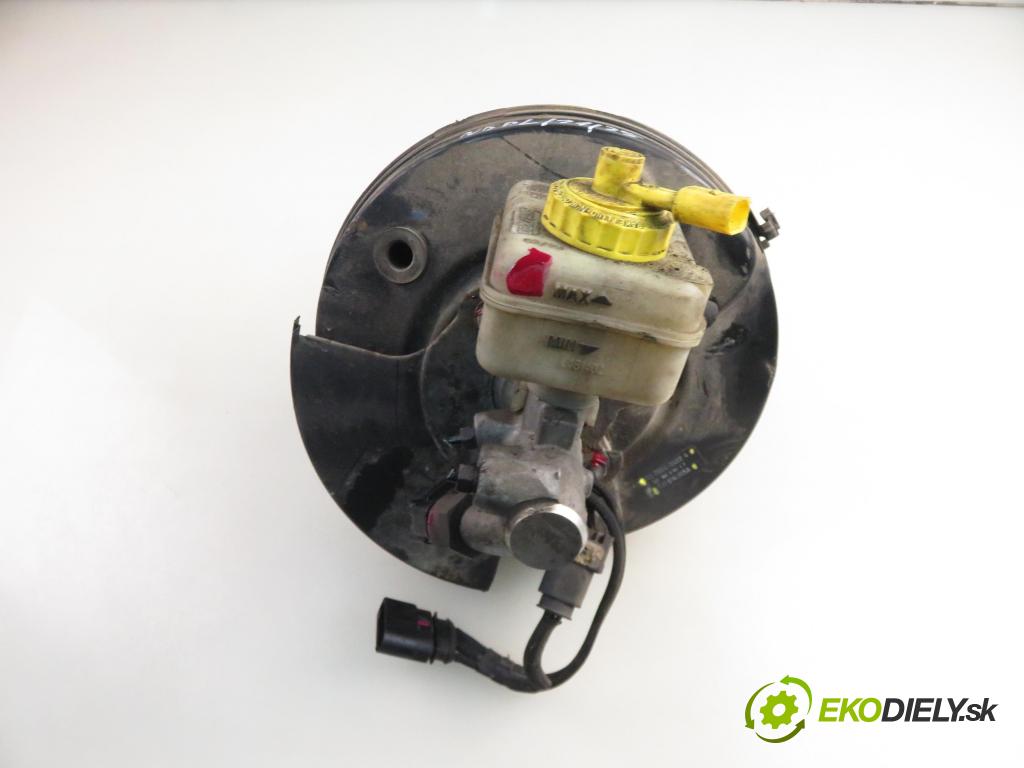 VW BORA (1J2) SEDAN 1998 110,00 2.3 V5 - AGZ 2324,00 Posilovač 1J1614205A ; 03786404024 (Servočerpadlo)