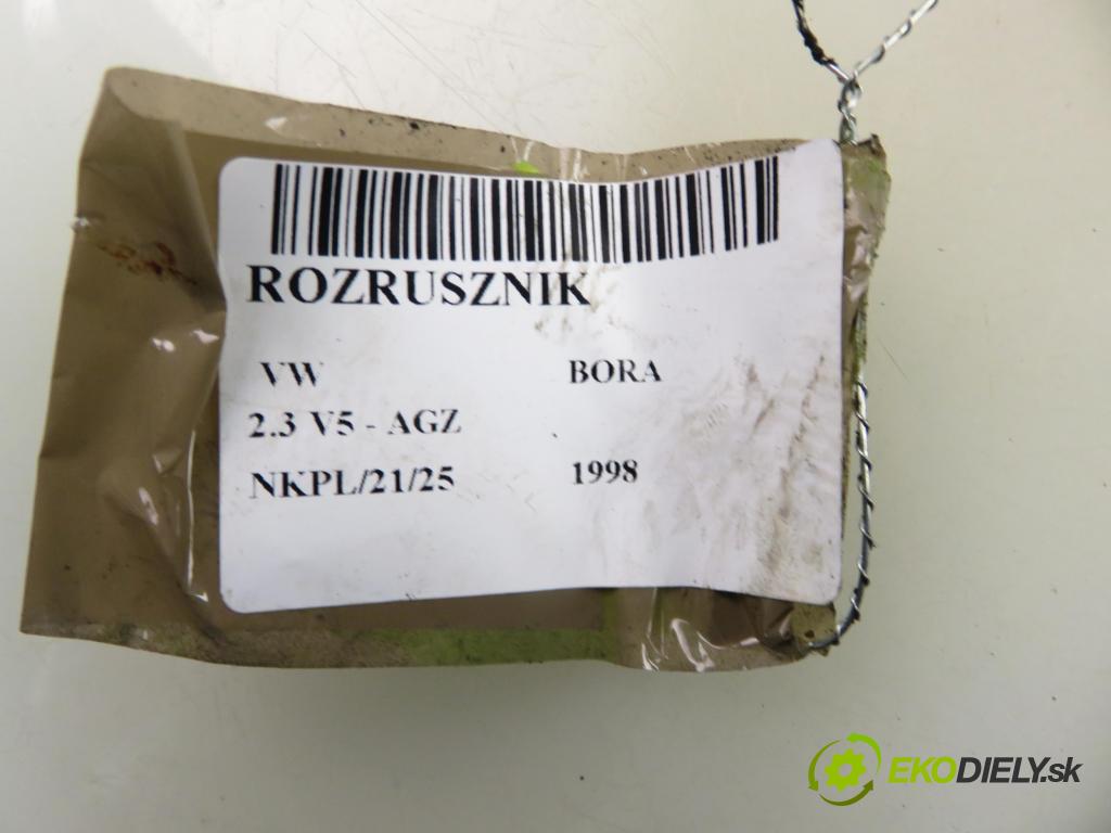 VW BORA (1J2) SEDAN 1998 110,00 2.3 V5 - AGZ 2324,00 Štartér  (Štartér)