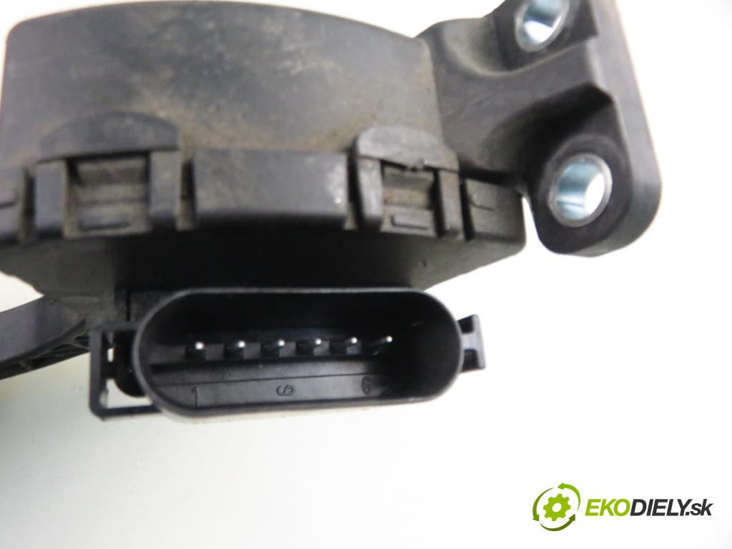 FORD FOCUS II sedan (DB_, FCH, DH) SEDAN 2008 74,00 1.6 - SHDA 1596,00 Potenciometer plynu 4M519F836AJ ; 6PV00864162 (Potenciometer plynového pedálu)