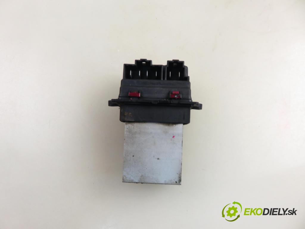 CHRYSLER VOYAGER IV (RG, RS) MINIVAN 2004 105,00 2.5 CRD 143 - ENJ 2499,00 rezistor / REOSTAT: topení 04885482AC