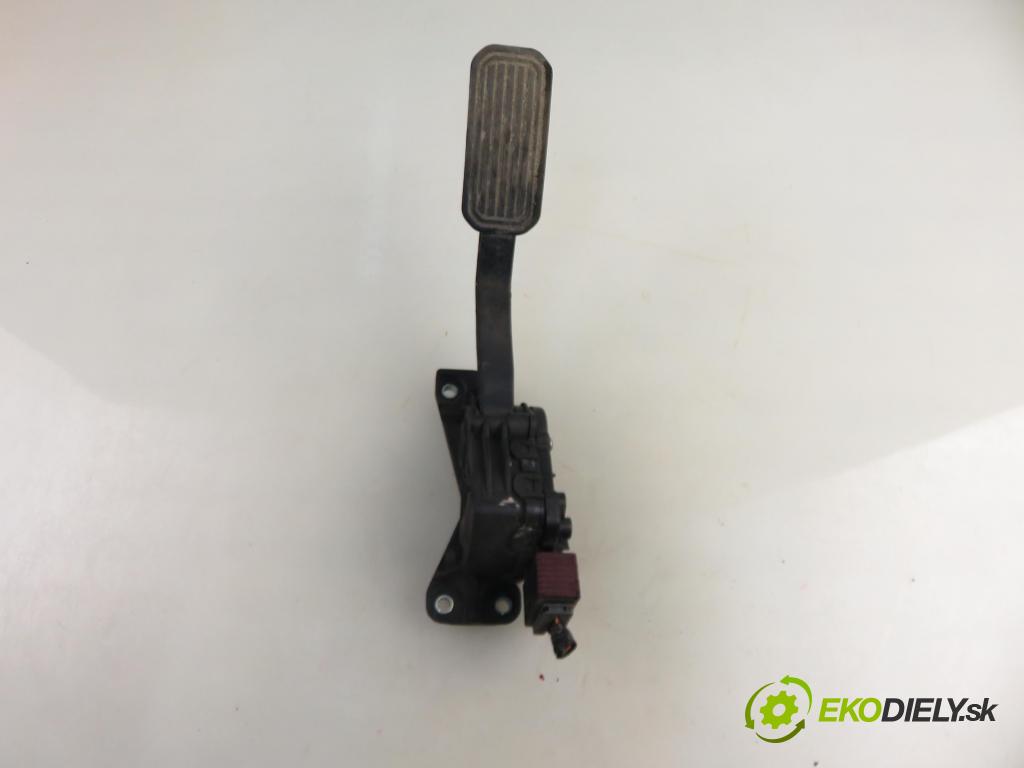 TOYOTA YARIS (_P1_) HB 2004 55,00 1.4 D-4D (NLP10_) - 1ND-TV 1364,00 Potenciometer plynu 6PV00871600 ; 780100D010 (Potenciometer plynového pedálu)