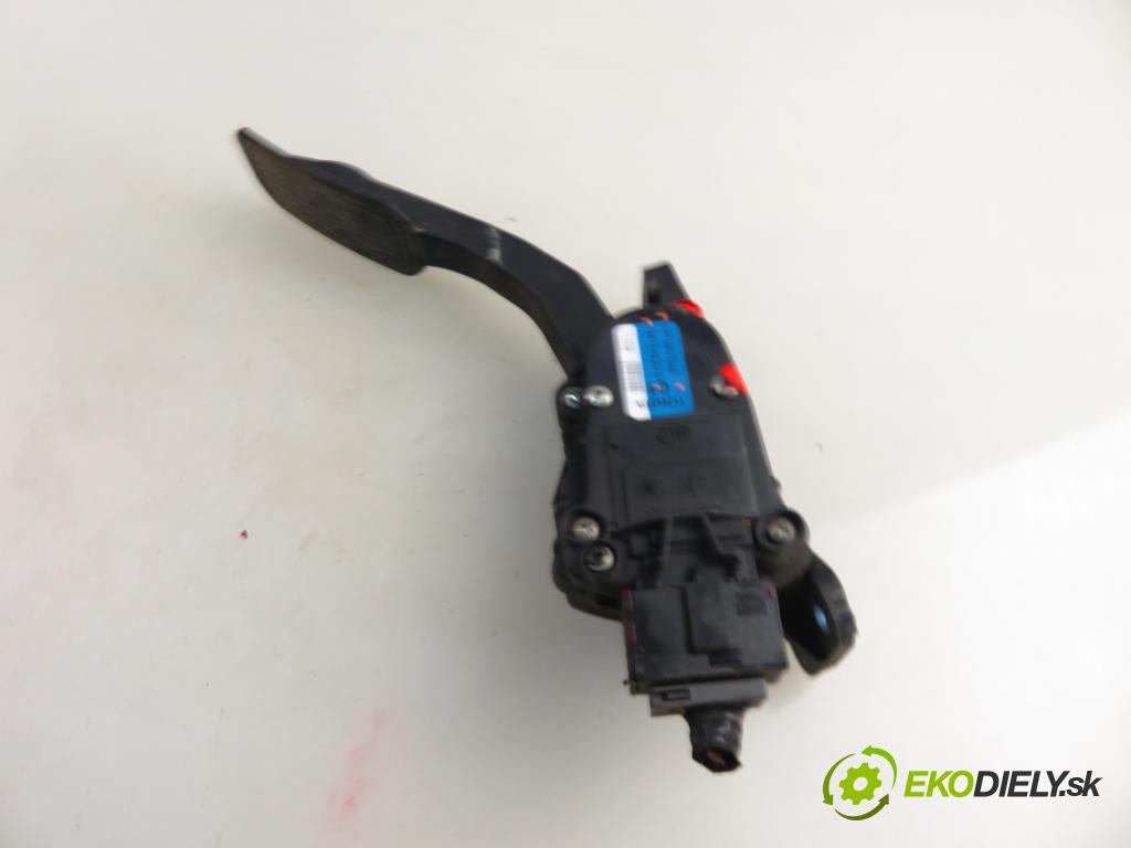 TOYOTA YARIS (_P1_) HB 2004 55,00 1.4 D-4D (NLP10_) - 1ND-TV 1364,00 Potenciometer plynu 6PV00871600 ; 780100D010 (Potenciometer plynového pedálu)