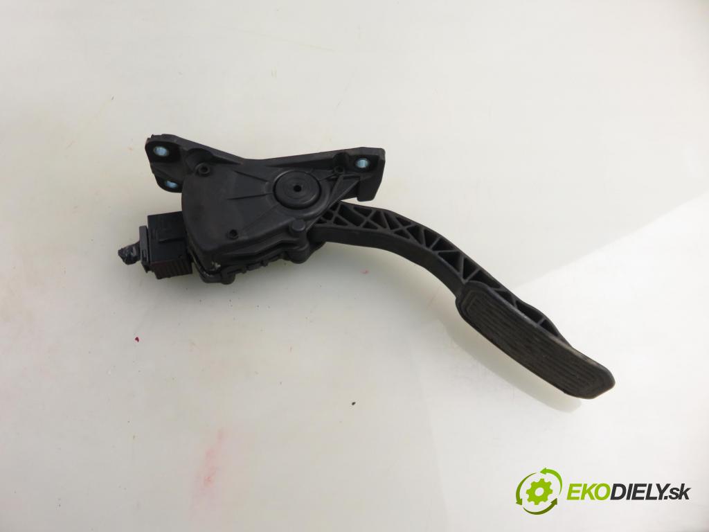 TOYOTA YARIS (_P1_) HB 2004 55,00 1.4 D-4D (NLP10_) - 1ND-TV 1364,00 Potenciometer plynu 6PV00871600 ; 780100D010 (Potenciometer plynového pedálu)