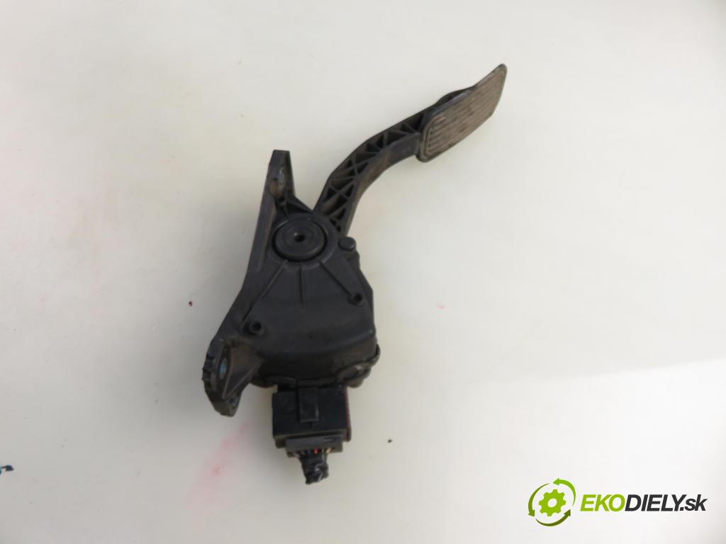TOYOTA YARIS (_P1_) HB 2004 55,00 1.4 D-4D (NLP10_) - 1ND-TV 1364,00 Potenciometer plynu 6PV00871600 ; 780100D010 (Potenciometer plynového pedálu)