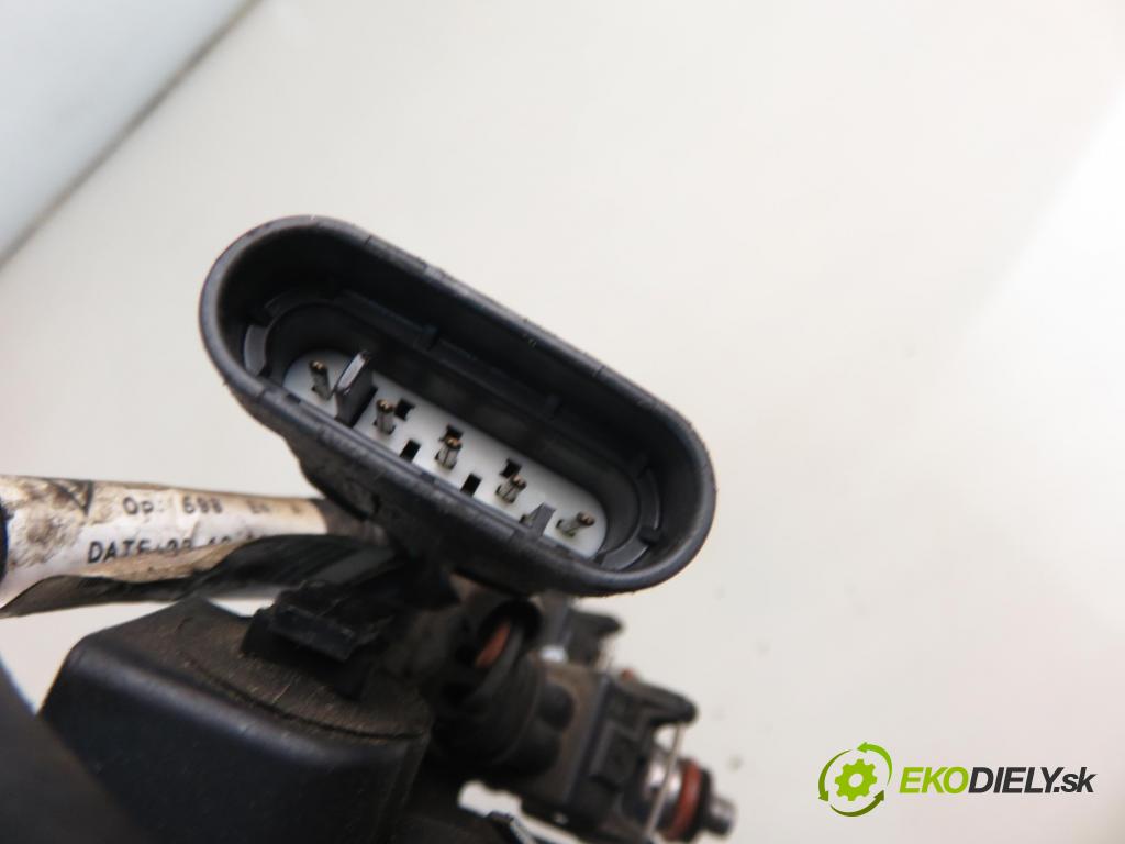 RENAULT CLIO III (BR0/1, CR0/1) HB 2006 55,00 1.2 16V 75 - D4F 740 1149,00 Lišta vstrekovacia 8200286064 ; 8200292590 ; H82292589 (Vstrekovacia lišta)