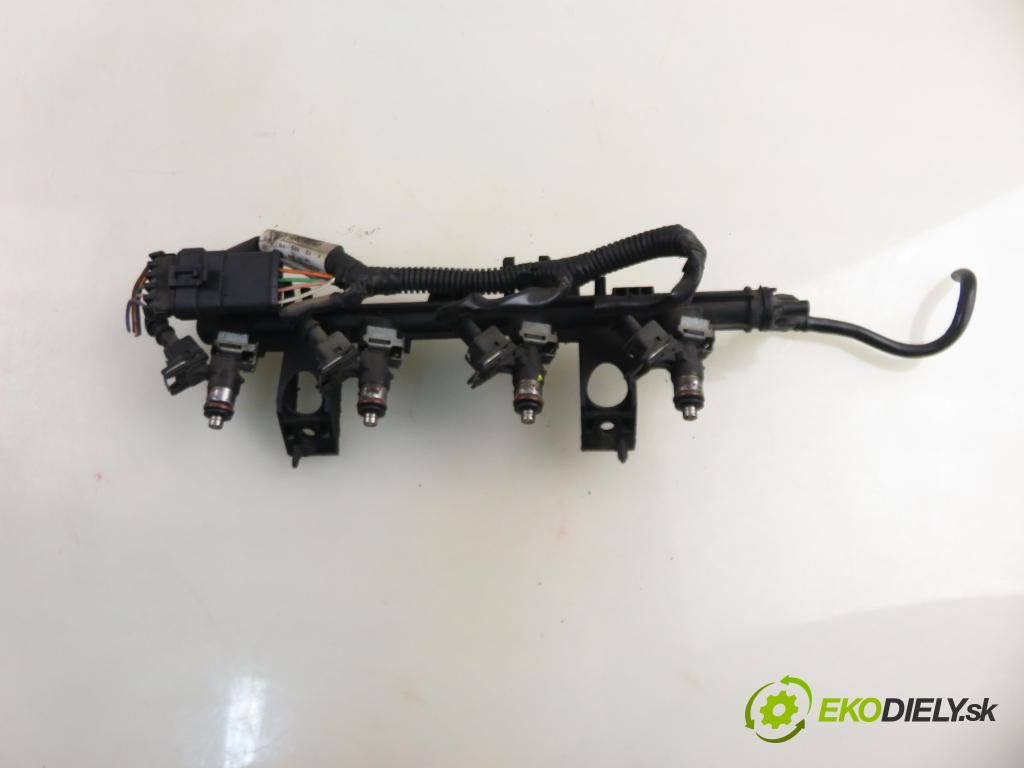 RENAULT CLIO III (BR0/1, CR0/1) HB 2006 55,00 1.2 16V 75 - D4F 740 1149,00 Lišta vstrekovacia 8200286064 ; 8200292590 ; H82292589 (Vstrekovacia lišta)