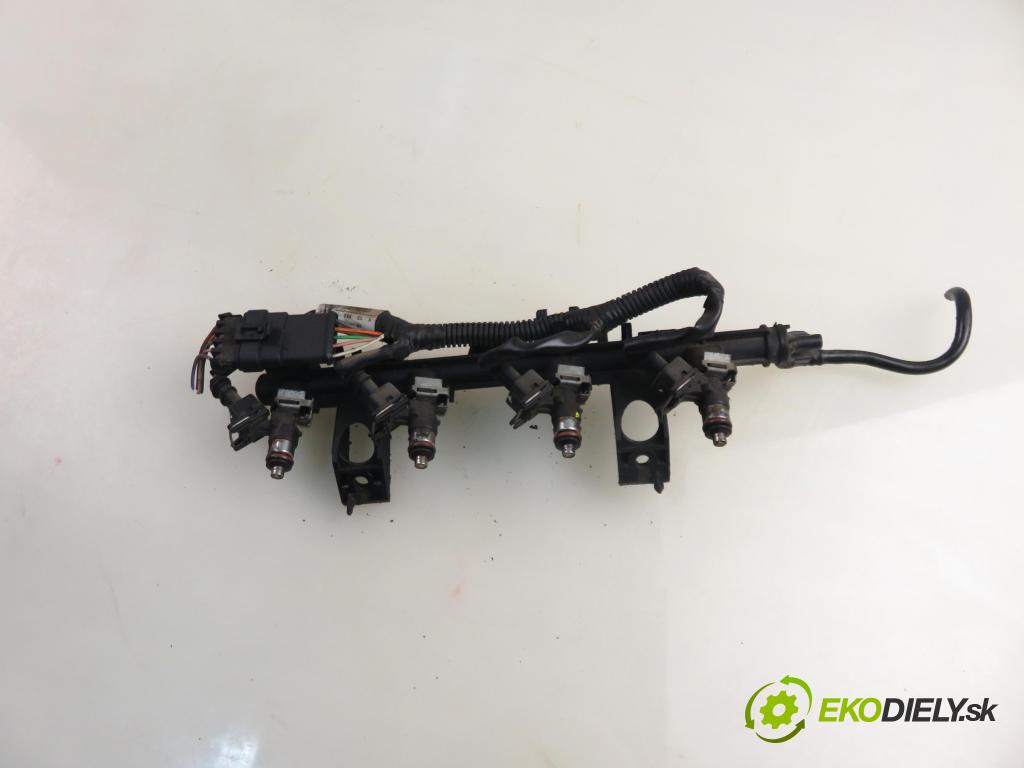 RENAULT CLIO III (BR0/1, CR0/1) HB 2006 55,00 1.2 16V 75 - D4F 740 1149,00 Lišta vstrekovacia 8200286064 ; 8200292590 ; H82292589 (Vstrekovacia lišta)