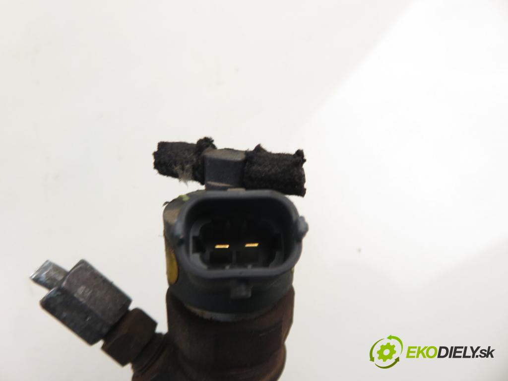 TOYOTA YARIS (_P1_) HB 2004 55,00 1.4 D-4D (NLP10_) - 1ND-TV 1364,00 vstřikovač 0445110214 ; 236700N020 (Vstřikovač paliva)