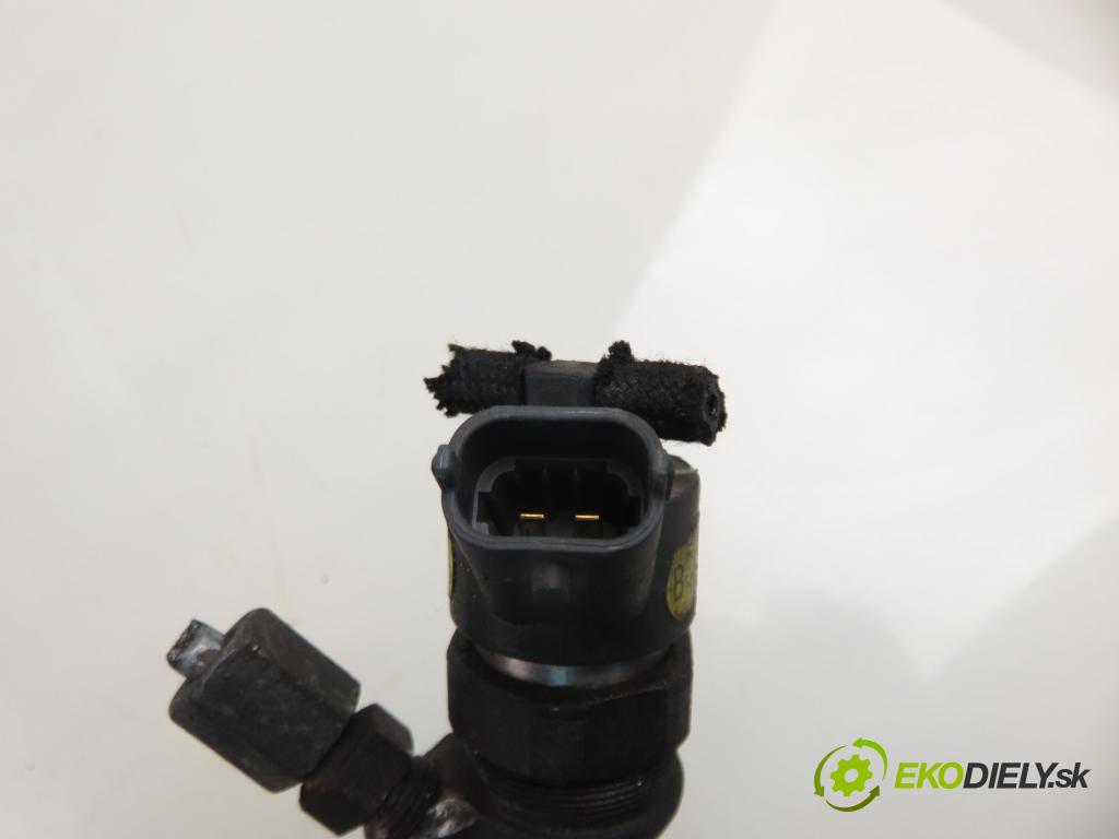 TOYOTA YARIS (_P1_) HB 2004 55,00 1.4 D-4D (NLP10_) - 1ND-TV 1364,00 vstřikovač 0445110214 ; 236700N020 (Vstřikovač paliva)