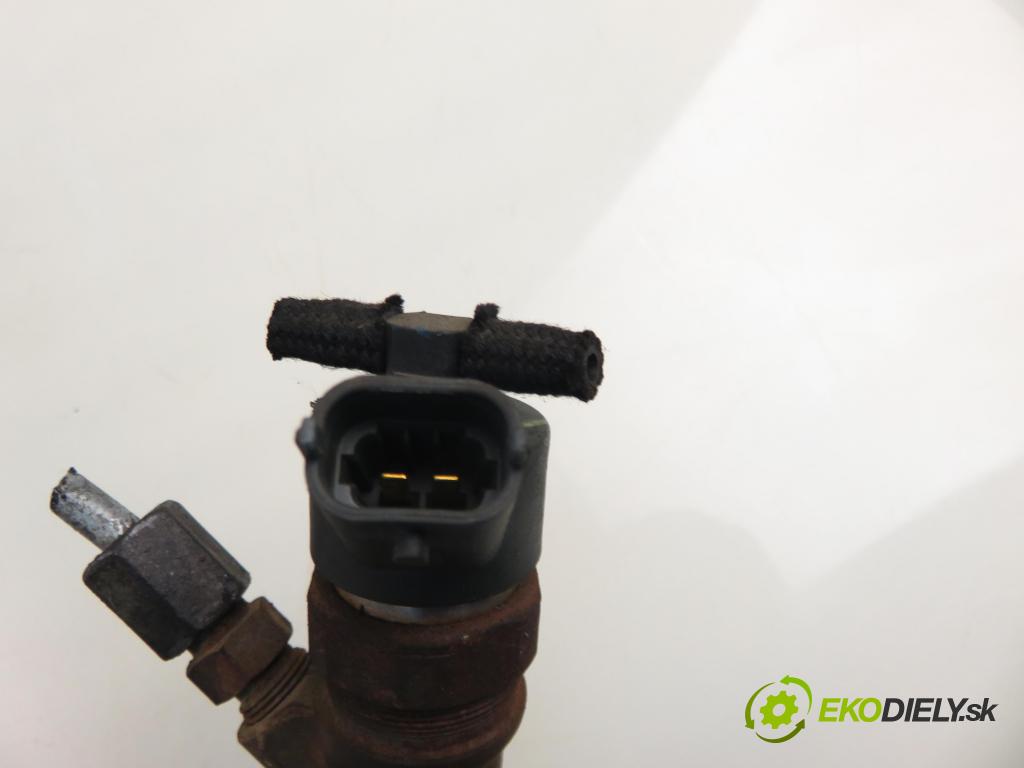 TOYOTA YARIS (_P1_) HB 2004 55,00 1.4 D-4D (NLP10_) - 1ND-TV 1364,00 vstrekovač 0445110214 ; 236700N020 (Vstrekovač paliva)
