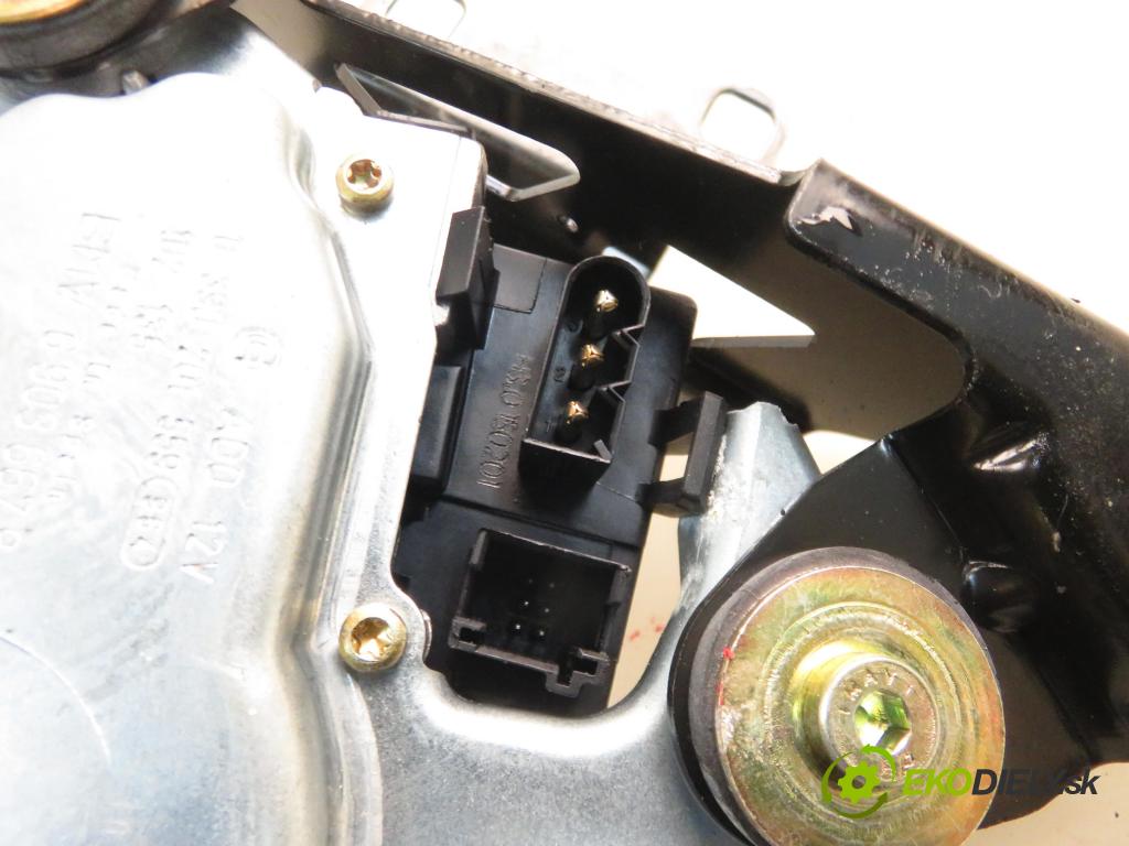 BMW 3 Touring (E46) KOMBI 2000 87,00 318 i - M43 B19 (194E1) 1895,00 motorek stěrače ZADNÍ: 1397020117 ; 8220774