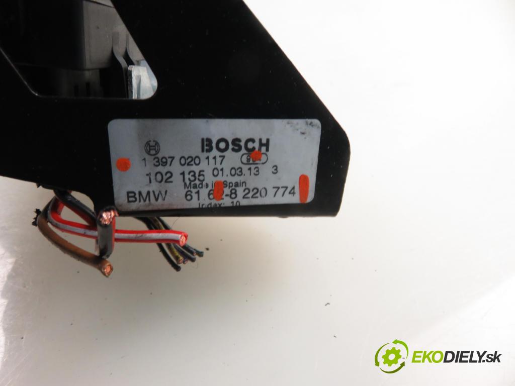 BMW 3 Touring (E46) KOMBI 2000 87,00 318 i - M43 B19 (194E1) 1895,00 motorek stěrače ZADNÍ: 1397020117 ; 8220774
