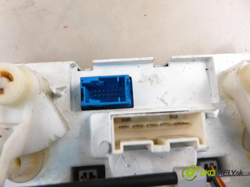 FIAT GRANDE PUNTO (199_) HB 2006 66,00 1.3 D Multijet 90 - 199 A3.000 1248,00 Panel topení KLIMATIZACE: 20120782