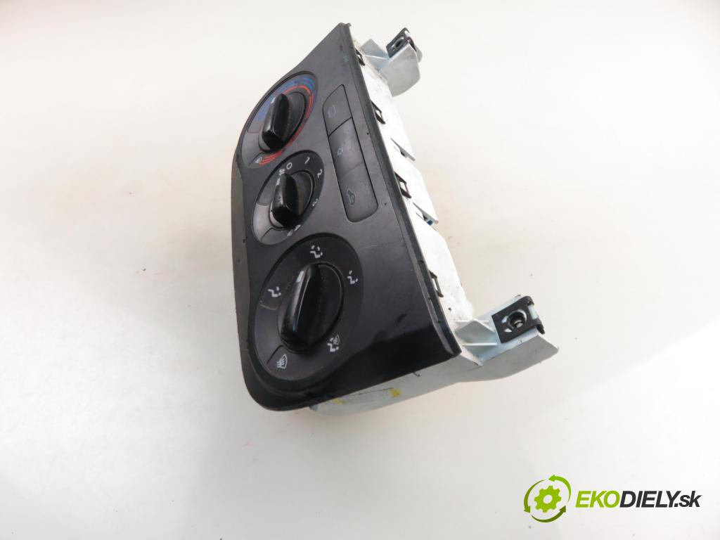 FIAT GRANDE PUNTO (199_) HB 2006 66,00 1.3 D Multijet 90 - 199 A3.000 1248,00 Panel topení KLIMATIZACE: 20120782