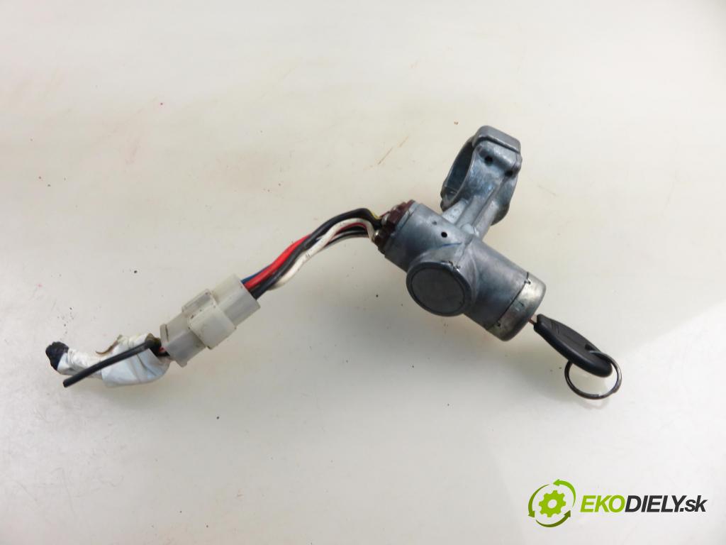 NISSAN PATROL III/1 Hardtop (K160) TERENOWY 1988 81,00 3.2 TD R6 (K160) 110 - SD33T 3246,00 spinačka  (Spínacia skrinka)