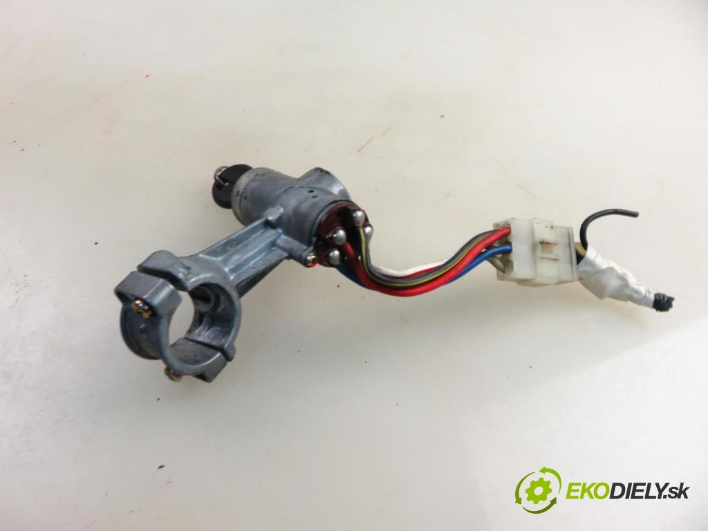 NISSAN PATROL III/1 Hardtop (K160) TERENOWY 1988 81,00 3.2 TD R6 (K160) 110 - SD33T 3246,00 spinačka  (Spínacia skrinka)