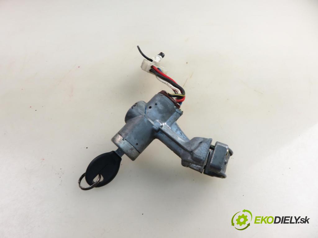 NISSAN PATROL III/1 Hardtop (K160) TERENOWY 1988 81,00 3.2 TD R6 (K160) 110 - SD33T 3246,00 spinačka  (Spínacia skrinka)