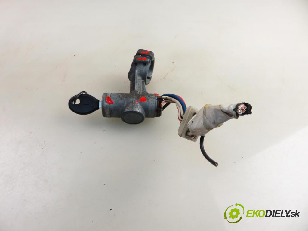 NISSAN PATROL III/1 Hardtop (K160) TERENOWY 1988 81,00 3.2 TD R6 (K160) 110 - SD33T 3246,00 spinačka  (Spínacia skrinka)