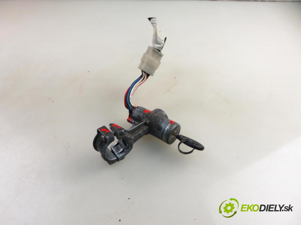 NISSAN PATROL III/1 Hardtop (K160) TERENOWY 1988 81,00 3.2 TD R6 (K160) 110 - SD33T 3246,00 spinačka  (Spínacia skrinka)