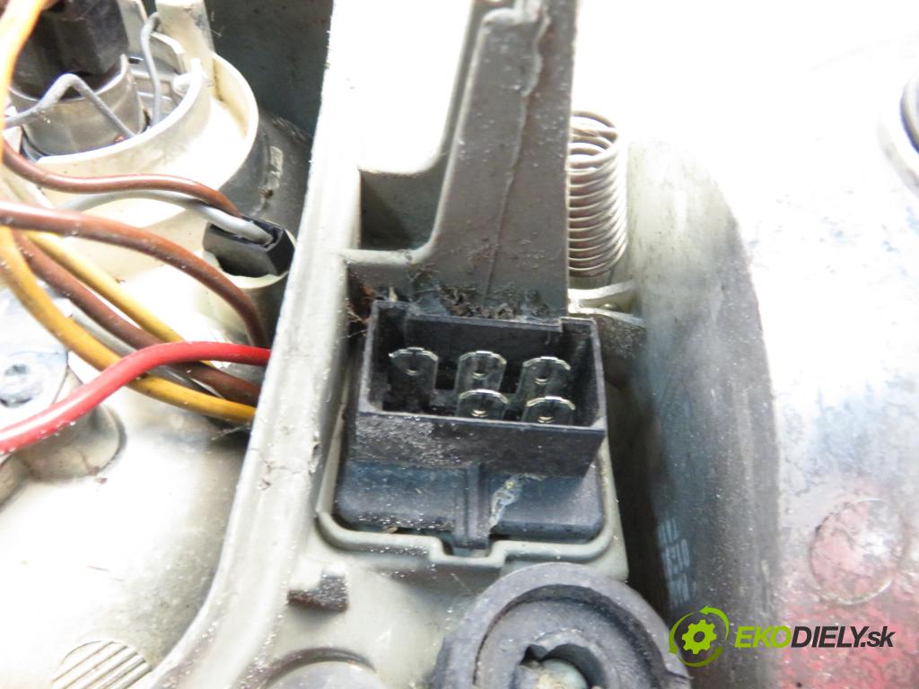 MERCEDES-BENZ VITO Autobus (638) BUS 2001 90,00 112 CDI 2.2 122  - OM 611.980 2151,00 Svetlo LP 