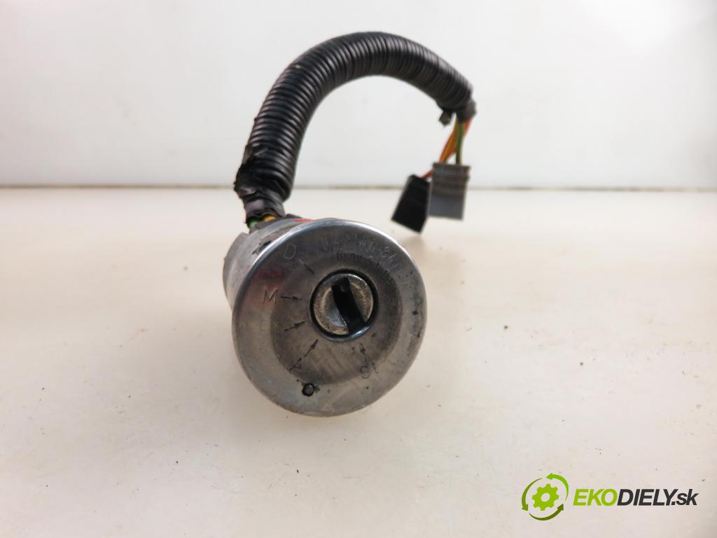 OPEL VIVARO A Skrzynia (X83) FURGON 2005 99,00 2.5 DTI 135 - G9U 730 2464,00 spinačka  (Spínacia skrinka)