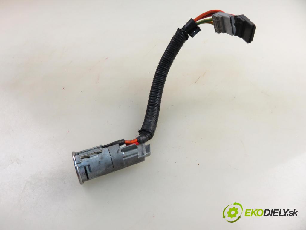 OPEL VIVARO A Skrzynia (X83) FURGON 2005 99,00 2.5 DTI 135 - G9U 730 2464,00 spinačka  (Spínacia skrinka)