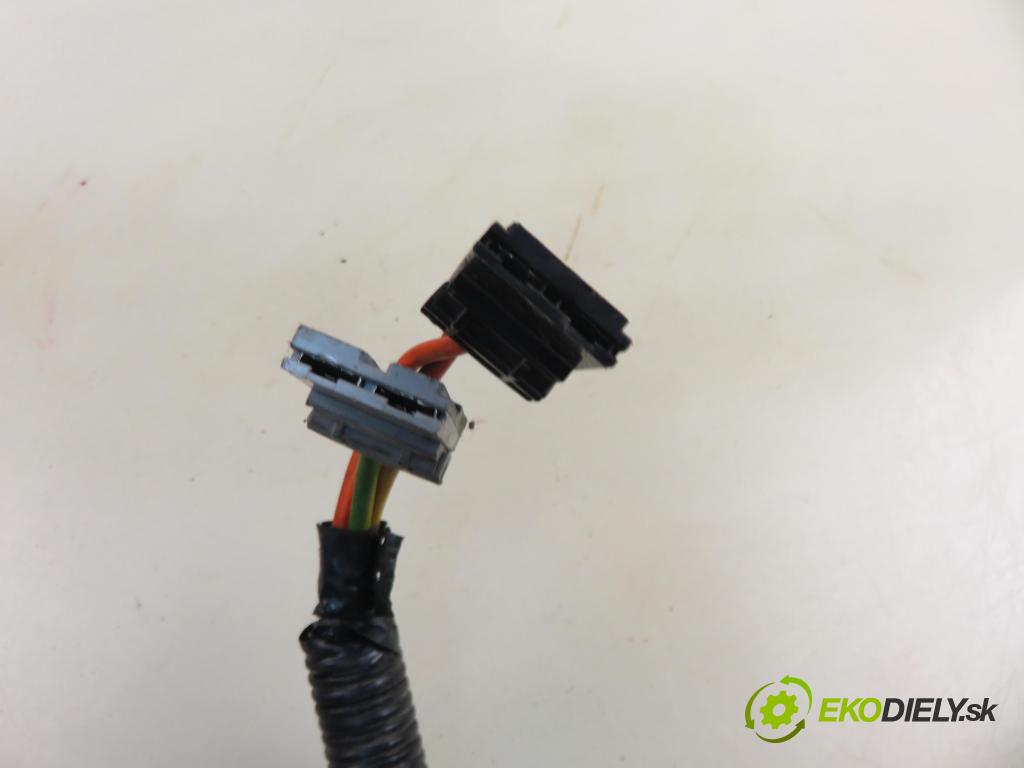 OPEL VIVARO A Skrzynia (X83) FURGON 2005 99,00 2.5 DTI 135 - G9U 730 2464,00 spinačka  (Spínacia skrinka)