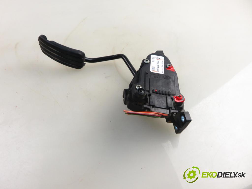 OPEL VIVARO A Skrzynia (X83) FURGON 2005 99,00 2.5 DTI 135 - G9U 730 2464,00 Potenciometer plynu 7700313060 ; 6PV00811914 (Potenciometer plynového pedálu)