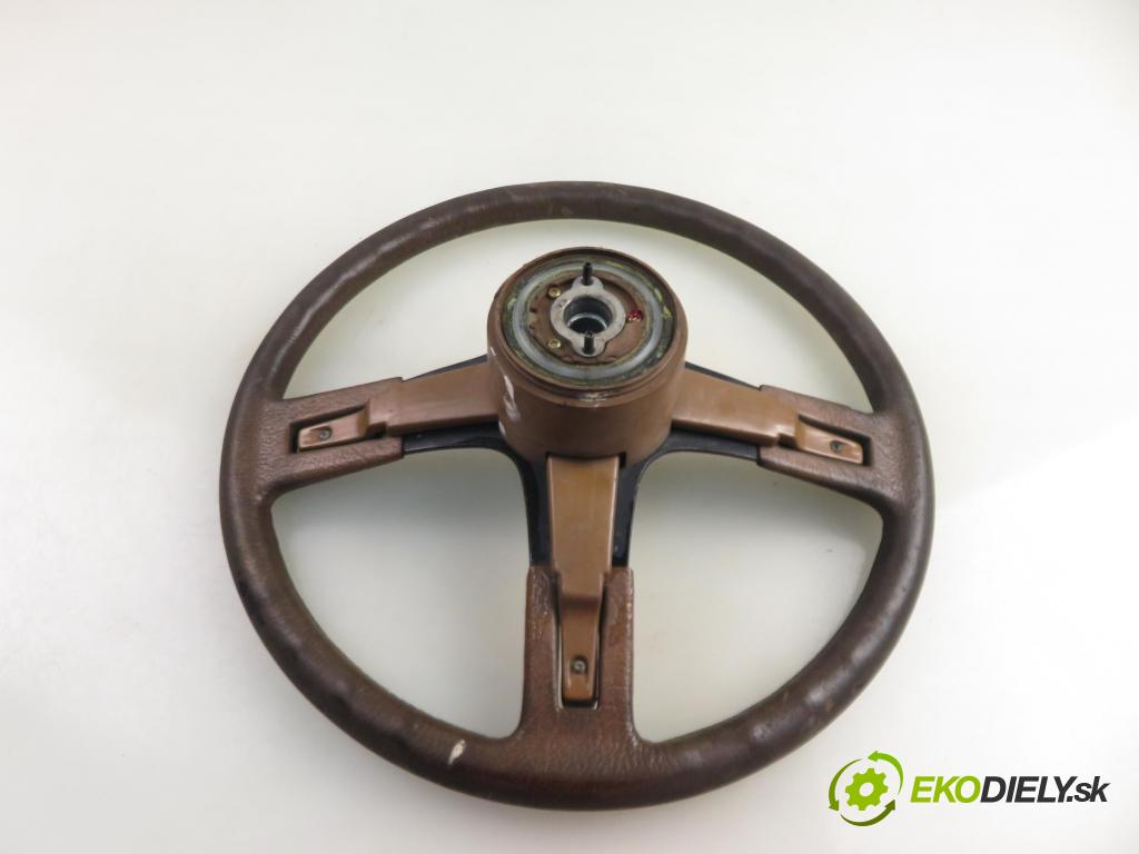 NISSAN PATROL III/1 Hardtop (K160) TERENOWY 1988 81,00 3.2 TD R6 (K160) 110 - SD33T 3246,00 volant  (Volant)