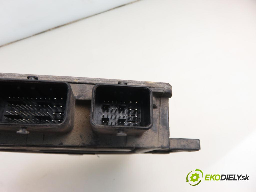 RENAULT KANGOO (KC0/1_) KOMBIVAN 2005 60,00 1.5 dCi 80 - K9K 702 1461,00 Riadiaca jednotka Motor 8200498185 ; 8200469333