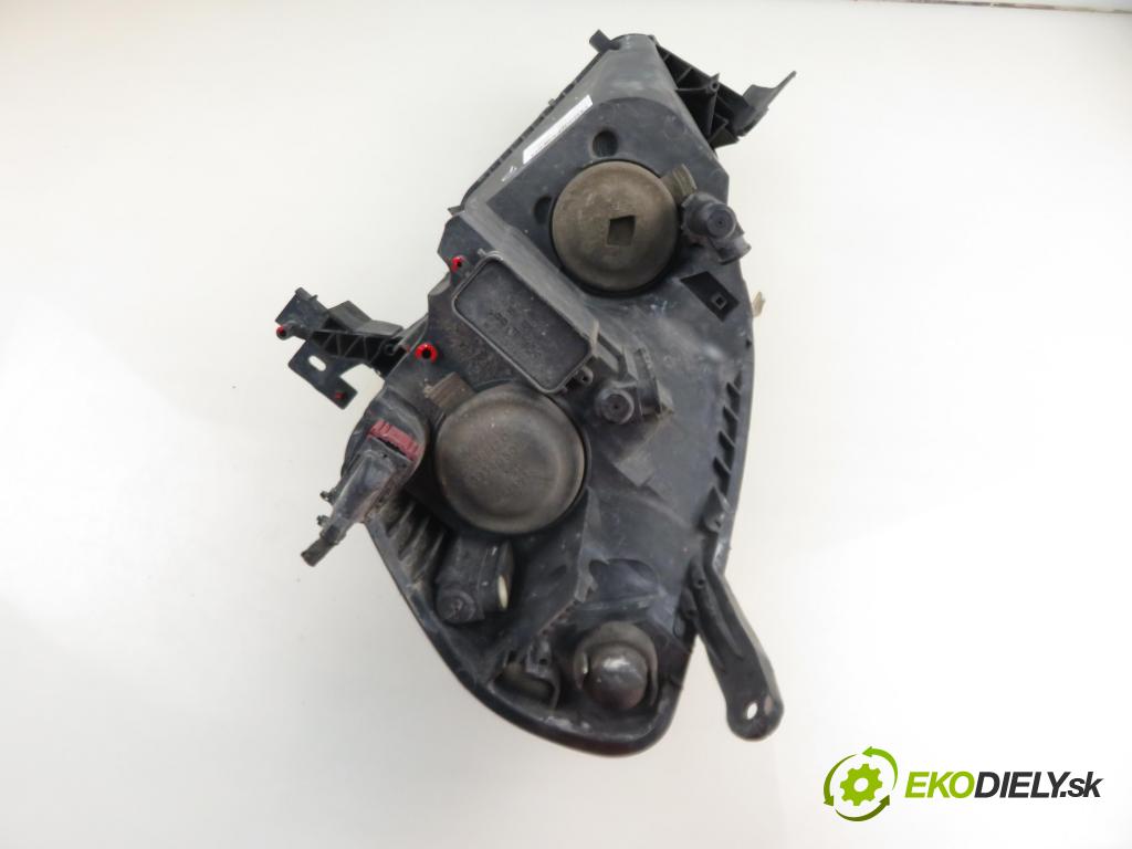 OPEL ZAFIRA B (A05) MINIVAN 2005 88,00 1.9 CDTI 8V 120 - Z 19 DT 1910,00 Svetlo PP 24451053