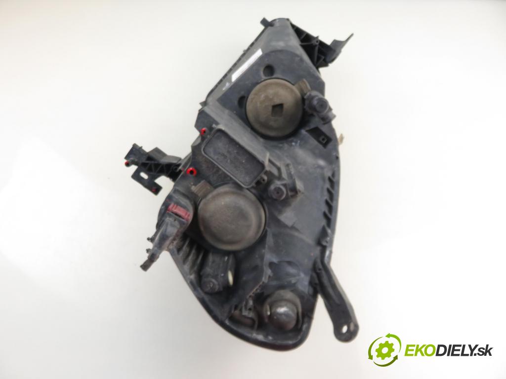 OPEL ZAFIRA B (A05) MINIVAN 2005 88,00 1.9 CDTI 8V 120 - Z 19 DT 1910,00 Svetlo PP 24451053