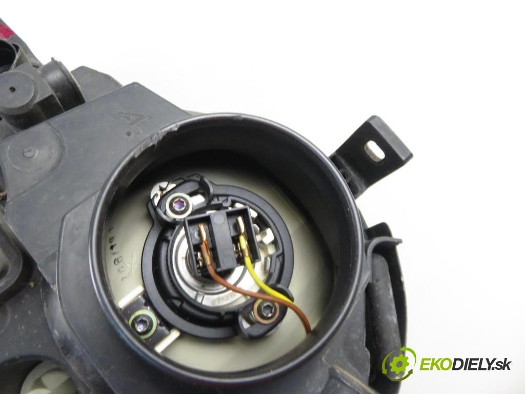 VW POLO (9N_) HB 2003 47,00 1.2 12V 64 - AZQ 1198,00 Svetlo PP 6Q1941008M