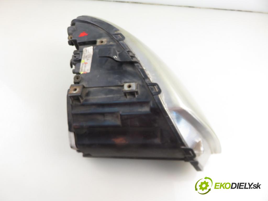 CHRYSLER VOYAGER IV (RG, RS) MINIVAN 2004 105,00 2.5 CRD 143 - ENJ 2499,00 Svetlo LP 04857831AB