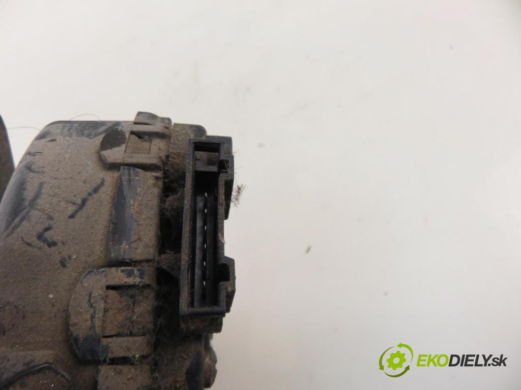 RENAULT KANGOO (KC0/1_) KOMBIVAN 2005 60,00 1.5 dCi 80 - K9K 702 1461,00 Potenciometer plynu 8200089851 (Potenciometer plynového pedálu)