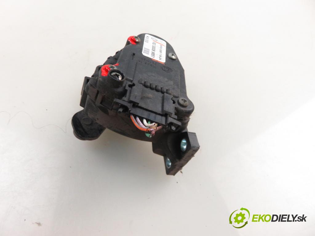 RENAULT KANGOO (KC0/1_) KOMBIVAN 2005 60,00 1.5 dCi 80 - K9K 702 1461,00 Potenciometer plynu 8200089851 (Potenciometer plynového pedálu)