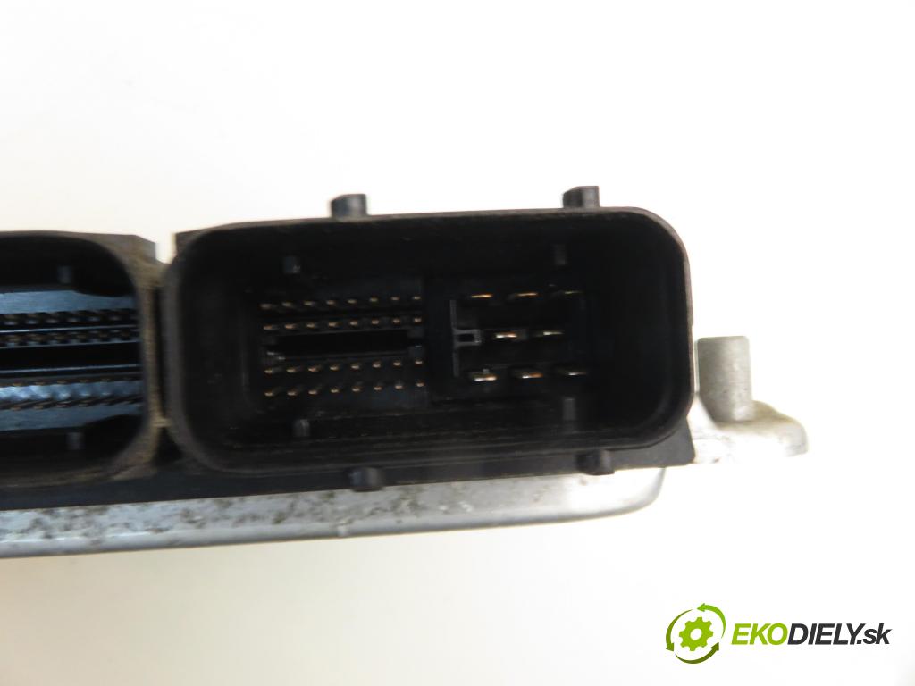 AUDI A3 (8L1) HB 2000 66,00 1.9 TDI 90 - ALH 1896,00 Riadiaca jednotka Motor 038906012C ; 0281010122