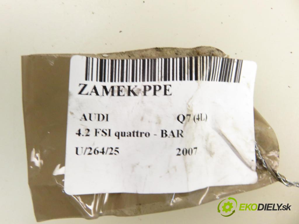AUDI Q7 (4L) SUV 2007 257,00 4.2 FSI 350 quattro - BAR 4163,00 zámok PPE 3C1837016B