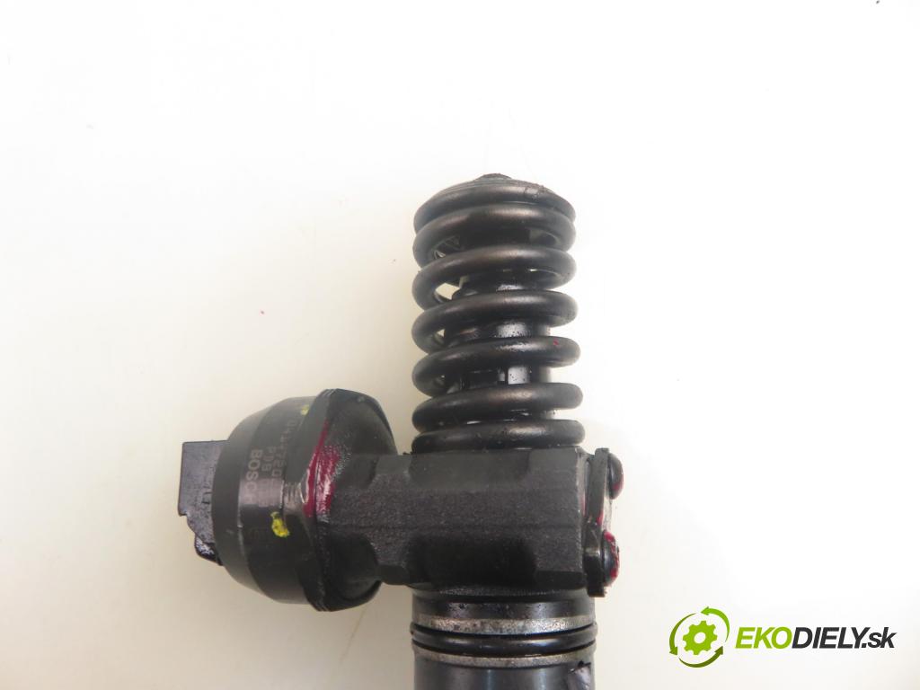 AUDI A4 (8E2, B6) SEDAN 2003 74,00 1.9 TDI PD 101 - AVB 1896,00 Vstrekovač 038130073AR ; 0414720214 (Vstrekovač paliva)