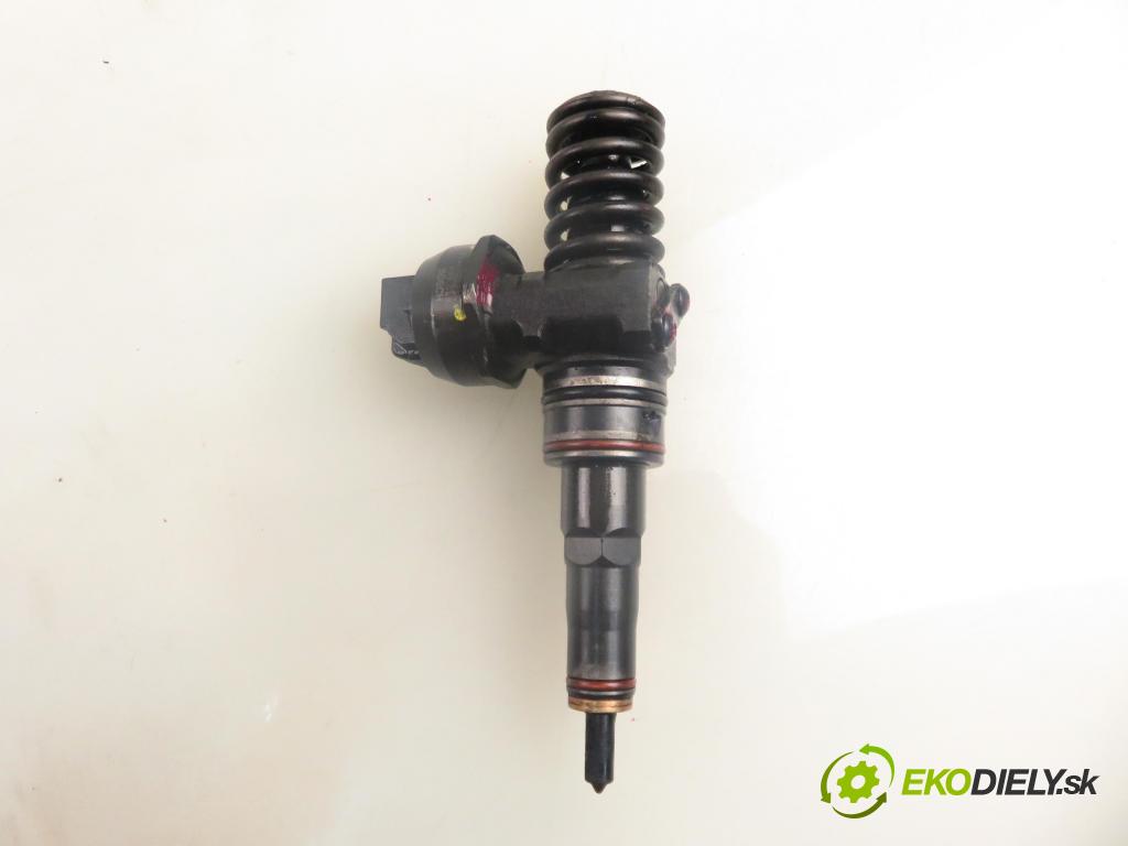 AUDI A4 (8E2, B6) SEDAN 2003 74,00 1.9 TDI PD 101 - AVB 1896,00 Vstrekovač 038130073AR ; 0414720214 (Vstrekovač paliva)