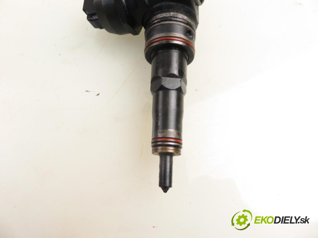 VW PASSAT B5.5 Variant (3B6) KOMBI 2003 96,00 1.9 TDI PD 130 - AVF 1896,00 vstříkovač 038130073BA ; 0414720216 (Vstřikovač paliva)