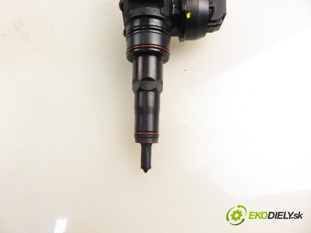 VW PASSAT B5.5 Variant (3B6) KOMBI 2003 96,00 1.9 TDI PD 130 - AVF 1896,00 vstříkovač 038130073BA ; 0414720216 (Vstřikovač paliva)