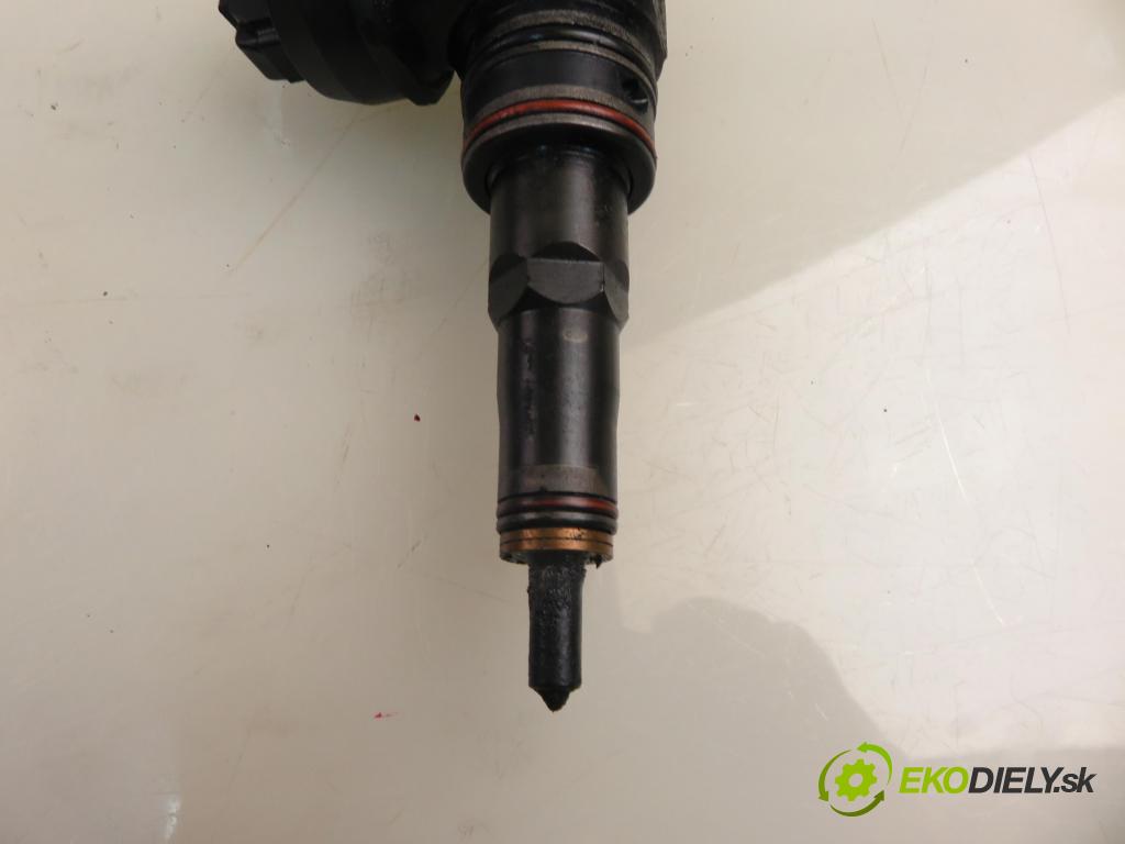 VW PASSAT B5.5 Variant (3B6) KOMBI 2003 96,00 1.9 TDI PD 130 - AVF 1896,00 vstříkovač 038130073BA ; 0414720216 (Vstřikovač paliva)