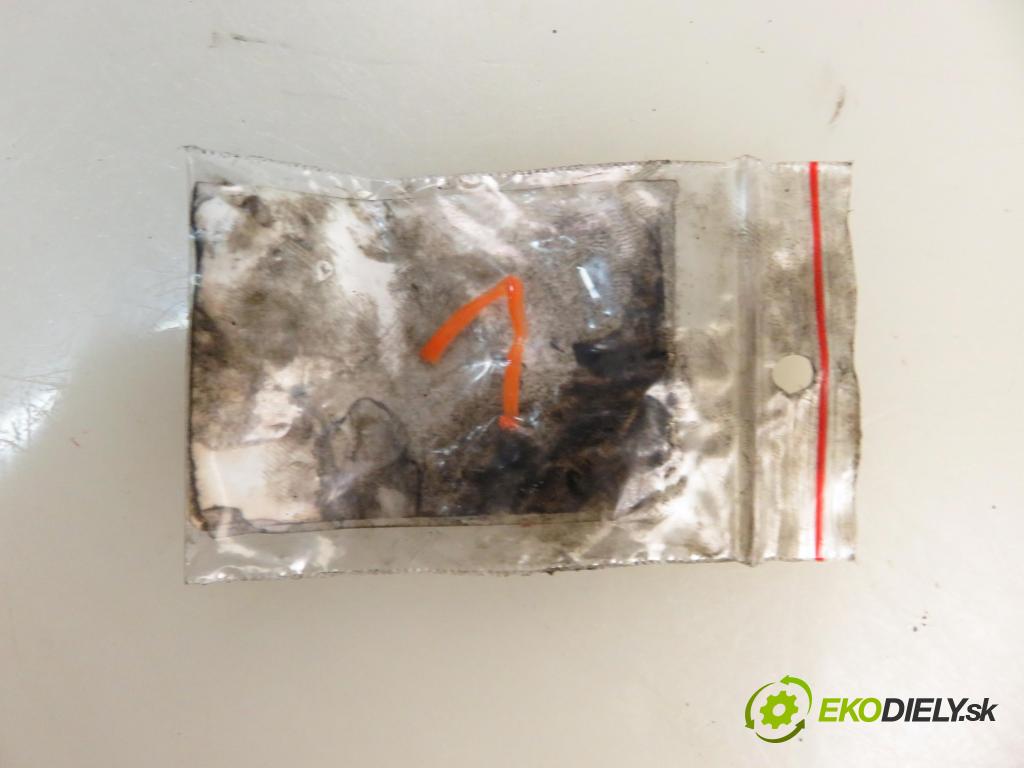 VW PASSAT B5.5 Variant (3B6) KOMBI 2003 96,00 1.9 TDI PD 130 - AVF 1896,00 Vstrekovač 038130073BA ; 0414720216 (Vstrekovač paliva)