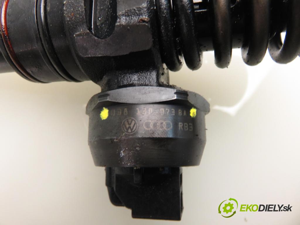 VW PASSAT B5.5 Variant (3B6) KOMBI 2003 96,00 1.9 TDI PD 130 - AVF 1896,00 Vstrekovač 038130073BA ; 0414720216 (Vstrekovač paliva)